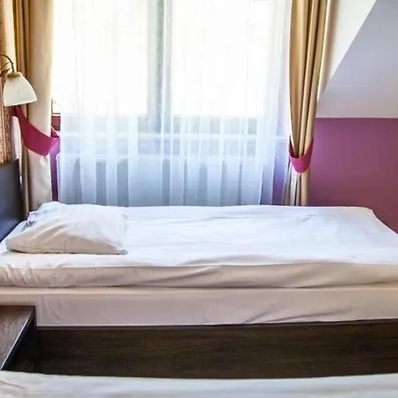 Korona Hotell